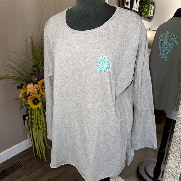 Crown & Ivy • Turtle Graphic Crewneck Sweatshirt - Picture 9 of 9